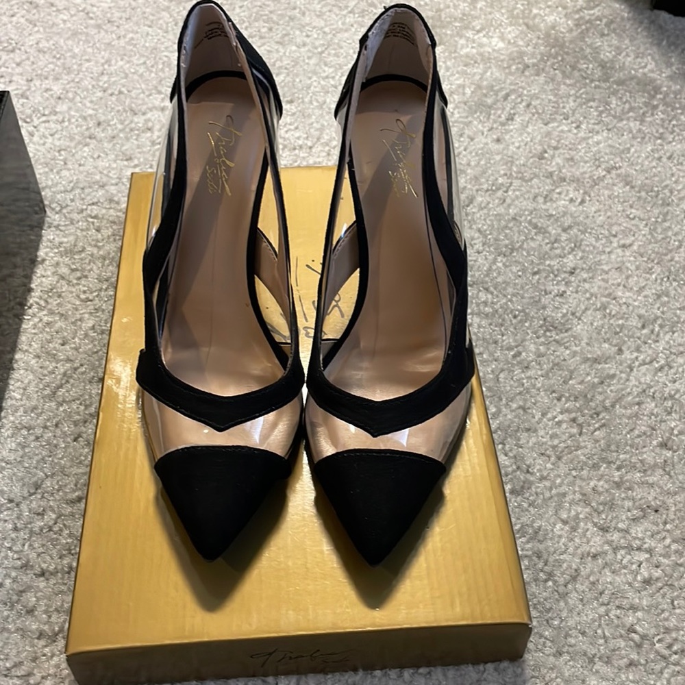 Brand Thalia Sodi, size 7.5 M color black and clear , new with its box